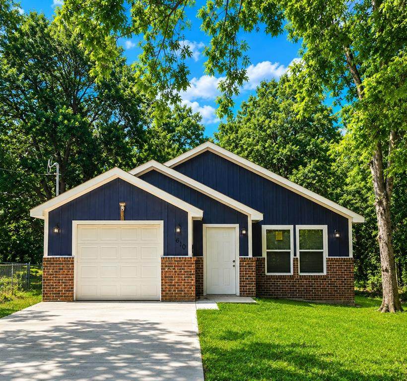 610 Austin Street - Photo 1