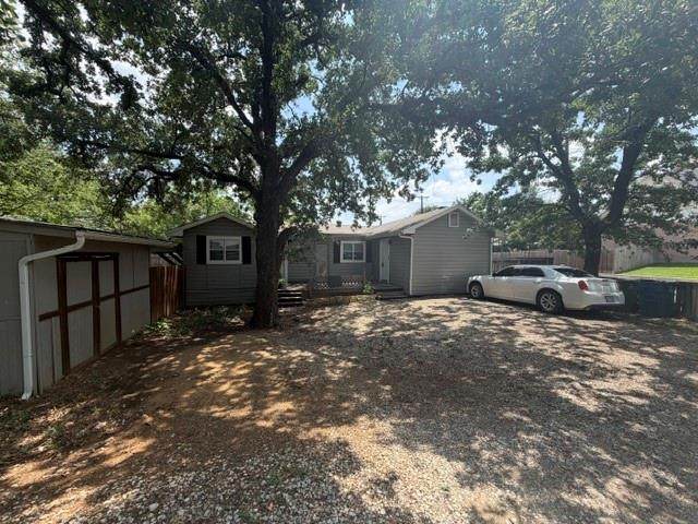410 Lakeview Drive - Photo 1