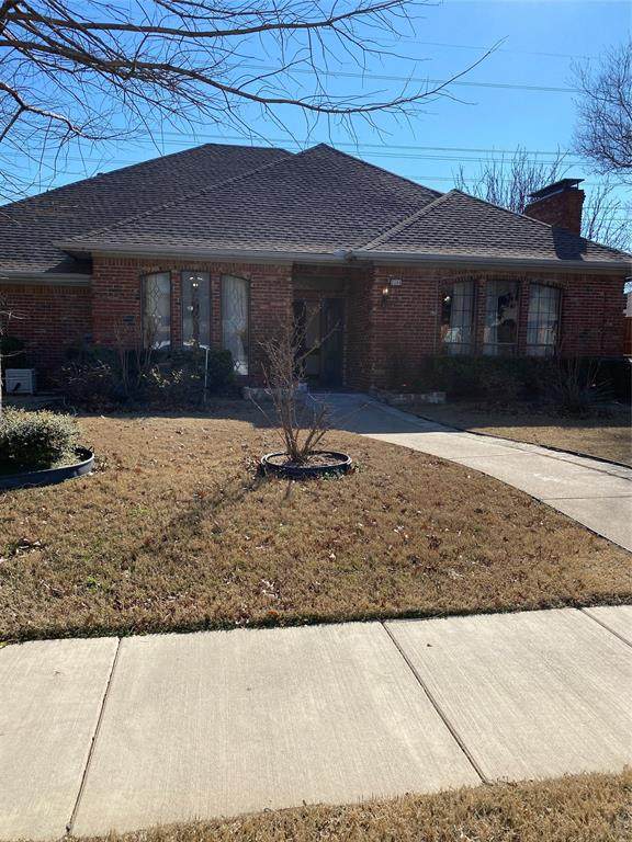 2104 Apple Valley Road - Photo 1