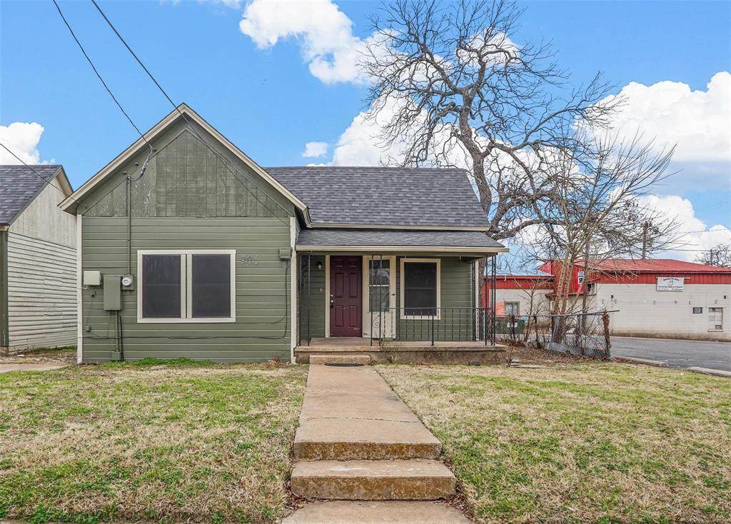 906 Houston Street - Photo 1