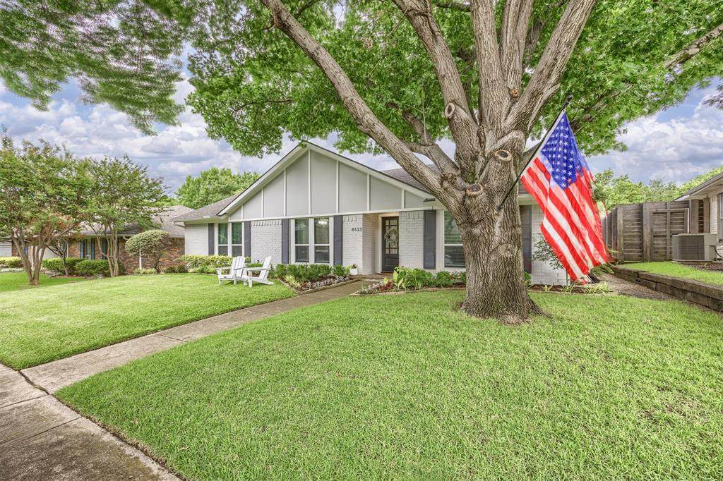 8523 Vista View Drive - Photo 1