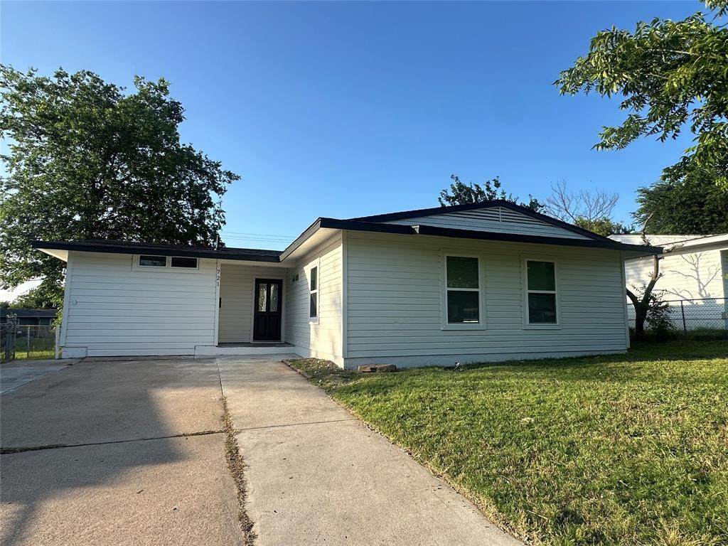 721 Clearwood Drive - Photo 1