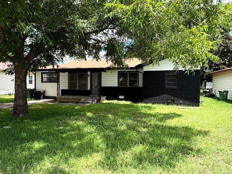 780 Betty Lane - Photo 1