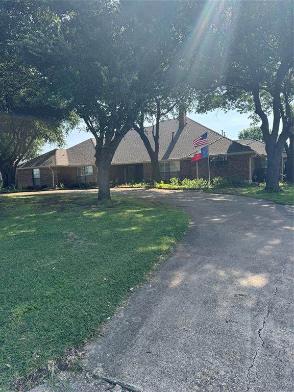 202 Suntide Drive - Photo 1
