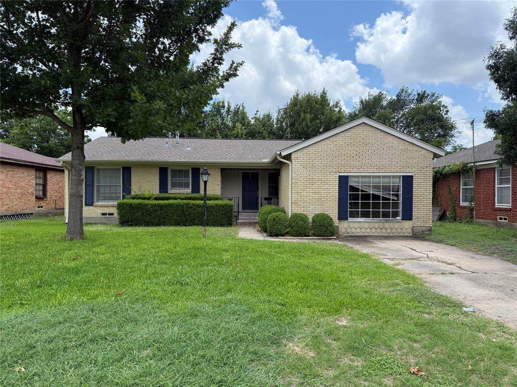 2114 Glengariff Drive - Photo 1