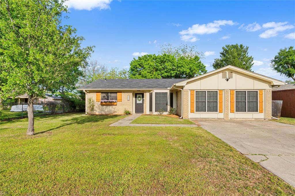 904 Kent Drive - Photo 1