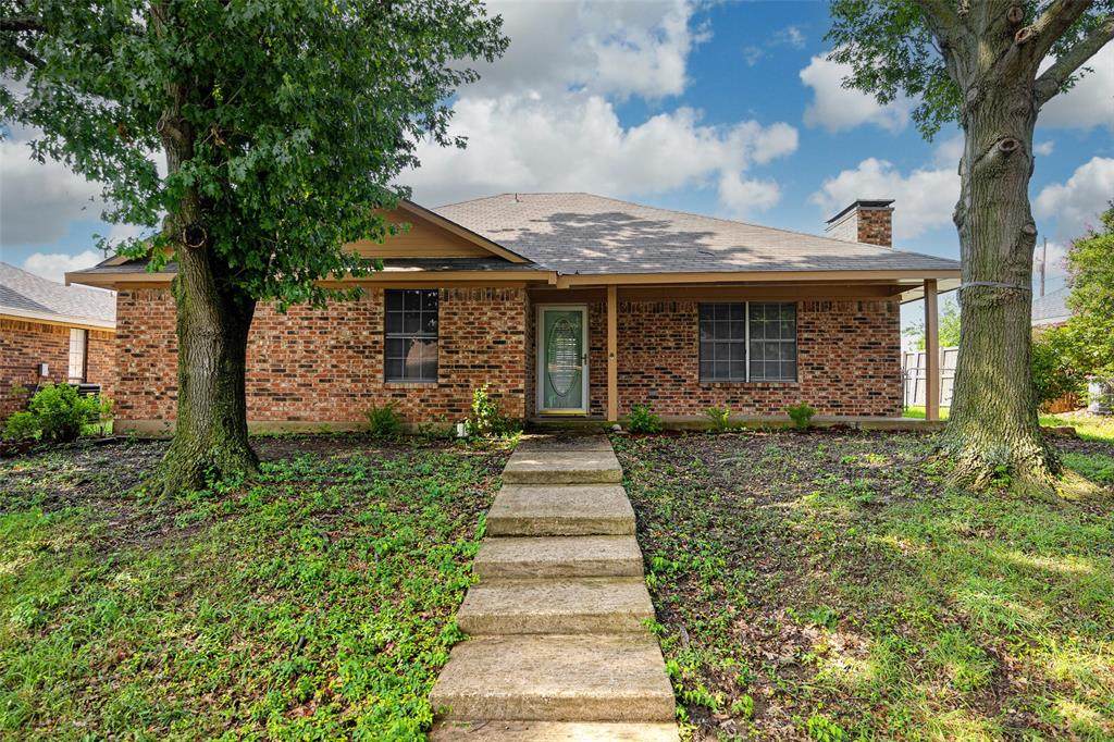 118 Windsor Drive - Photo 1