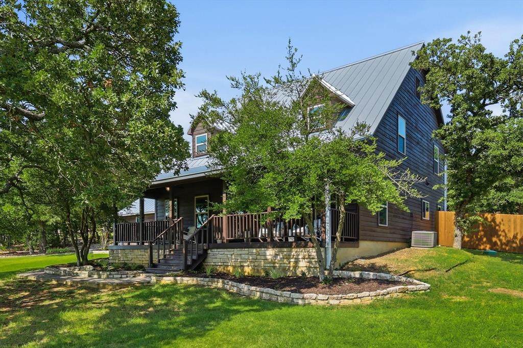 1007 Pioneer Circle - Photo 1