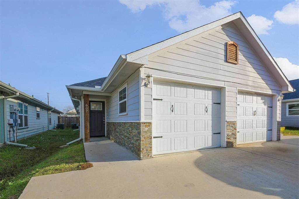 607 Carter Street - Photo 1