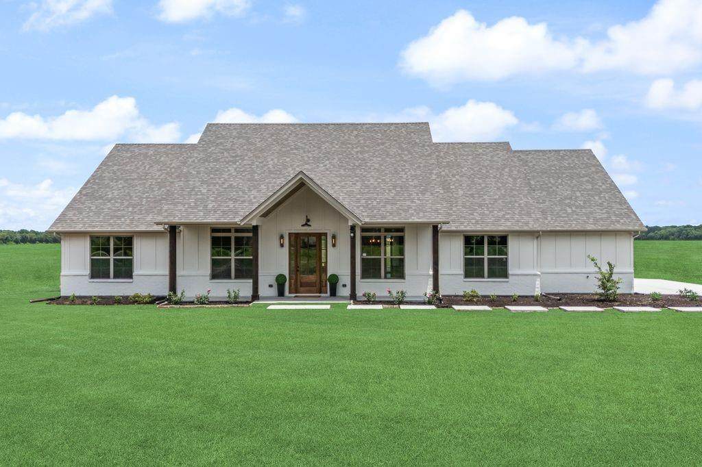 594 Sedalia Road - Photo 1
