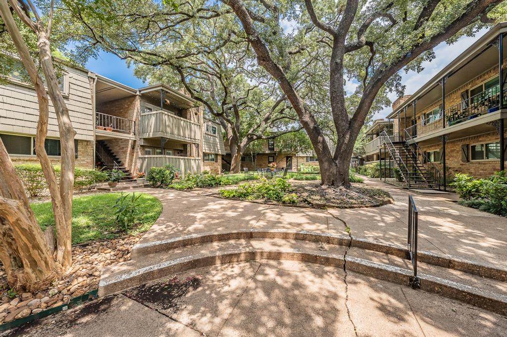 7706 Meadow Road - Photo 1