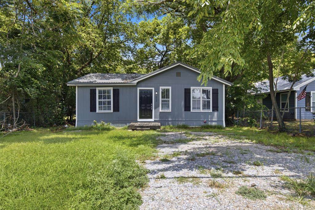 615 Coffin Street - Photo 1