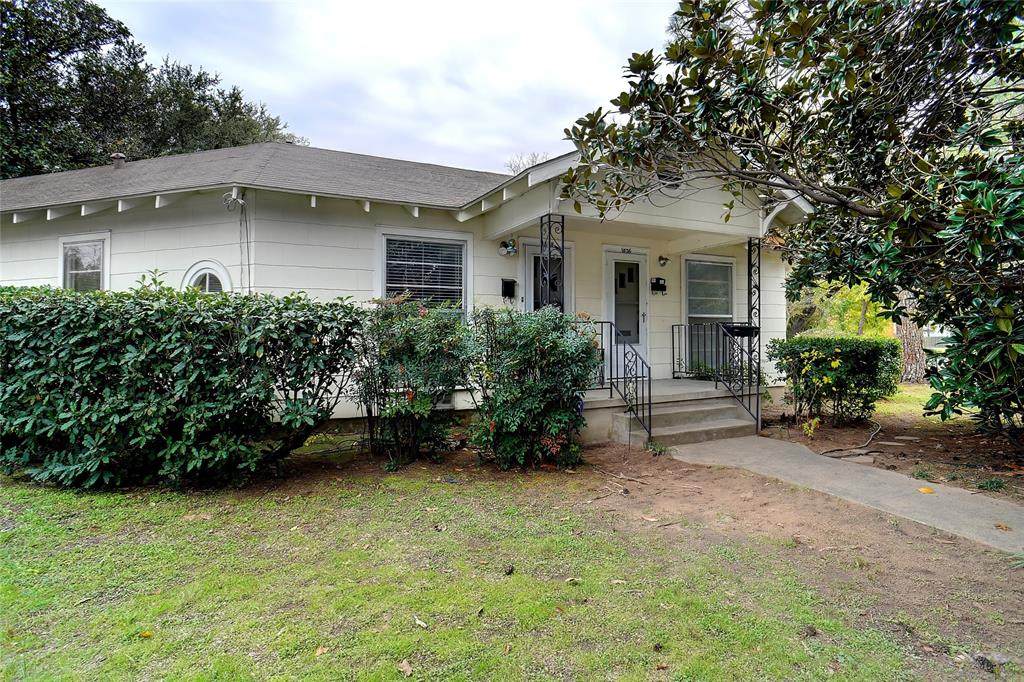1826 Bell Avenue - Photo 1