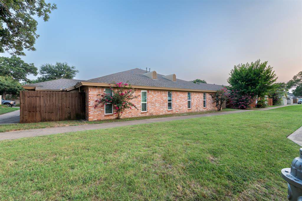 756 Pecan Street - Photo 1