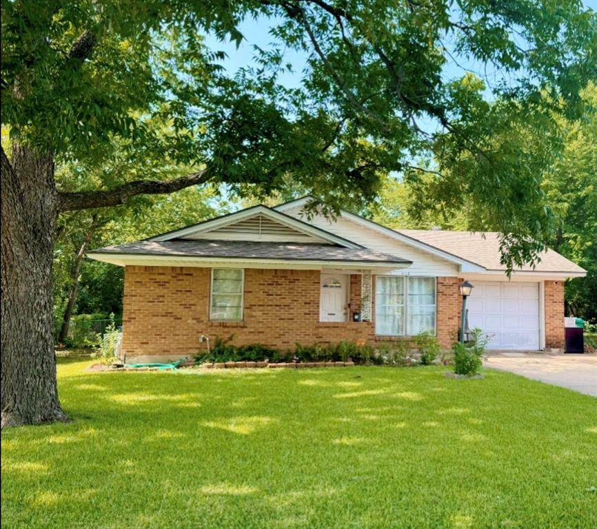 1112 Laguna Drive - Photo 1