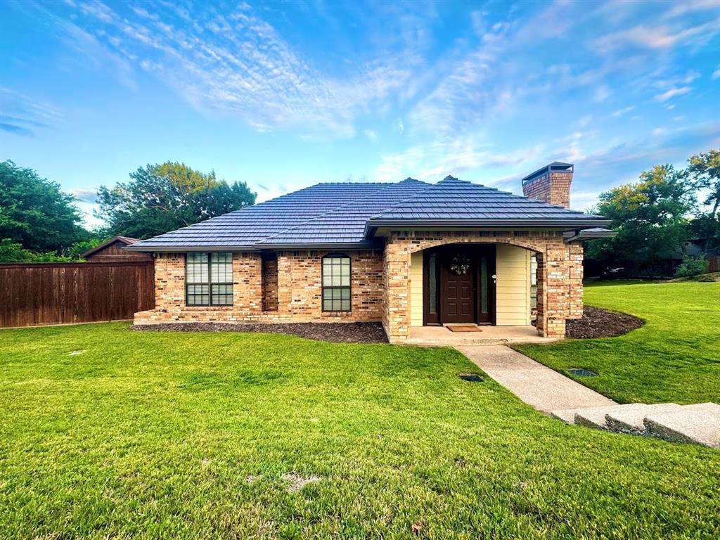 8712 Lake Country Drive - Photo 1