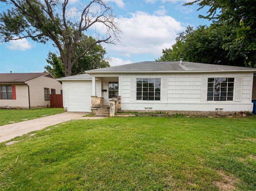 11216 Barbarosa Drive - Photo 1
