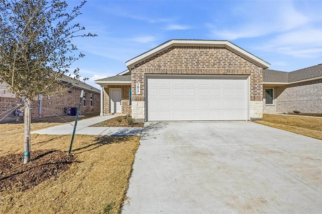 1617 Elliott Road - Photo 1