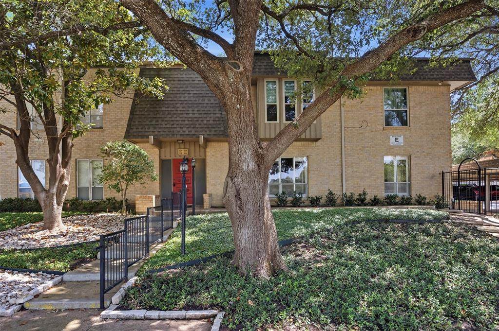 4320 Bellaire Drive - Photo 1
