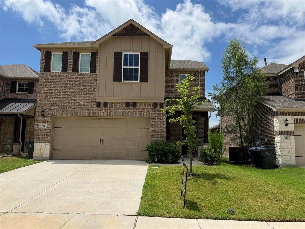 714 Creekwater Lane - Photo 1