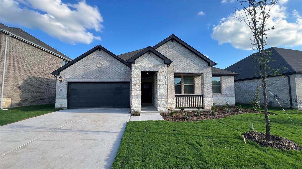 1407 Winters Way - Photo 1