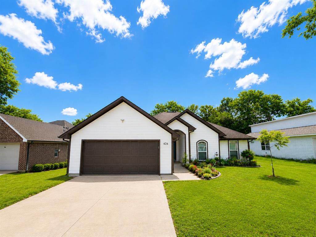 426 Oak Leaf Trail - Photo 1