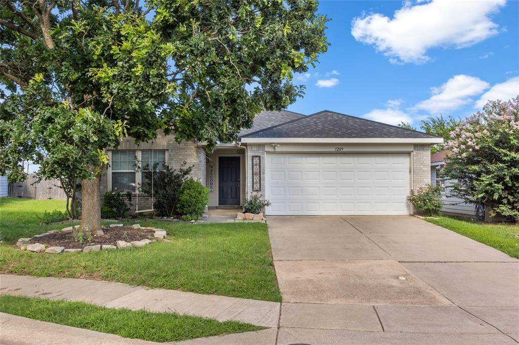 1209 Ash Street - Photo 1