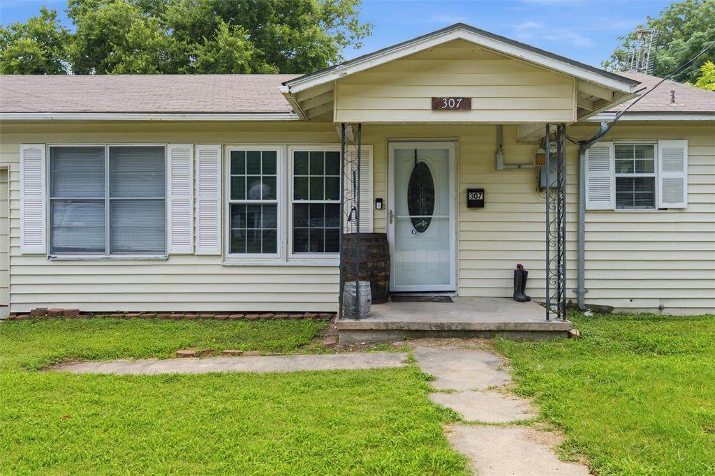 307 Goddard Street - Photo 1