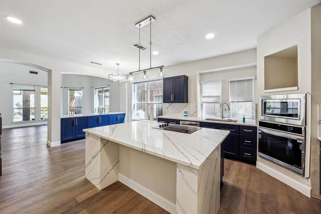 2940 La Vista Lane - Photo 1
