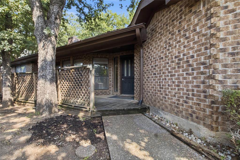 104 Summit Cove - Photo 1