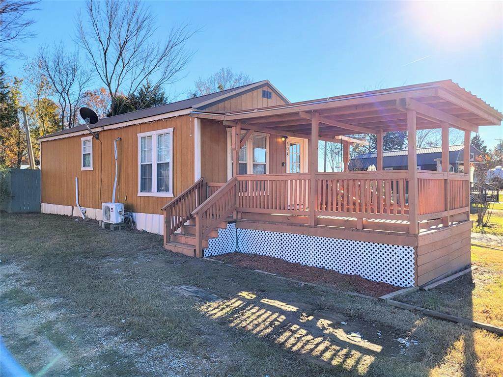 308 Carson Circle - Photo 1