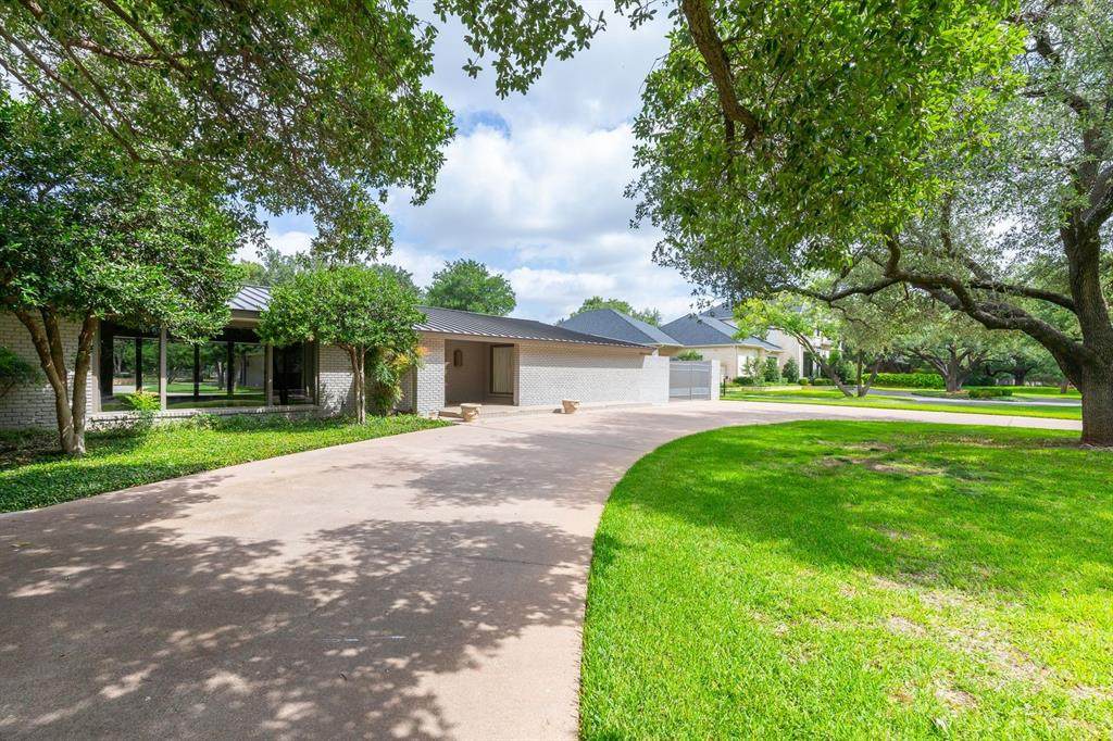 1760 River Oaks Road - Photo 1