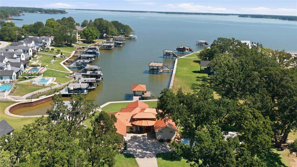 2547 Groves Drive - Photo 1