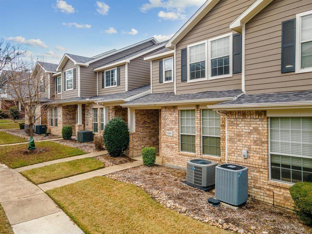2205 Stoneleigh Place - Photo 1