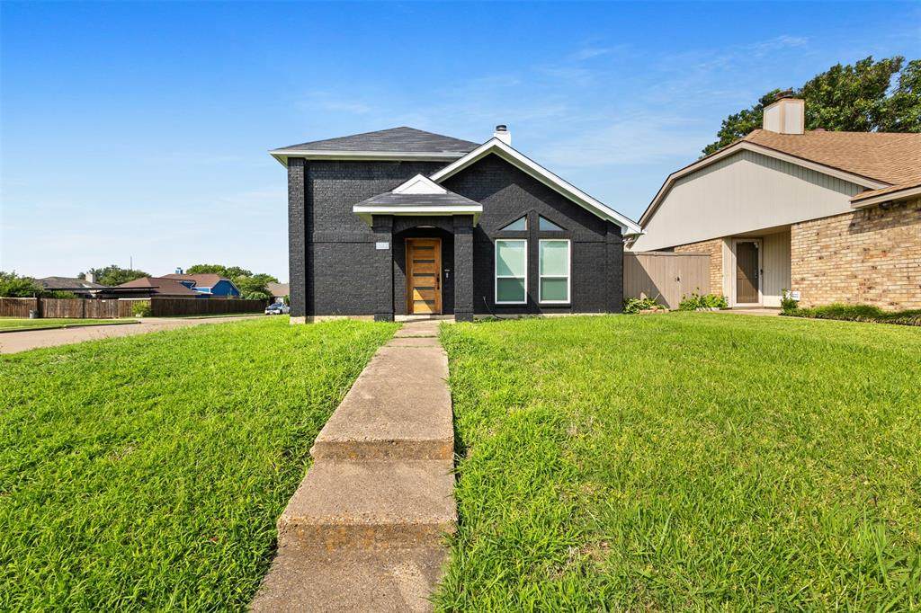 1506 Windmill Lane - Photo 1