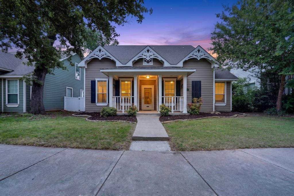 10214 Lakeview Drive - Photo 1
