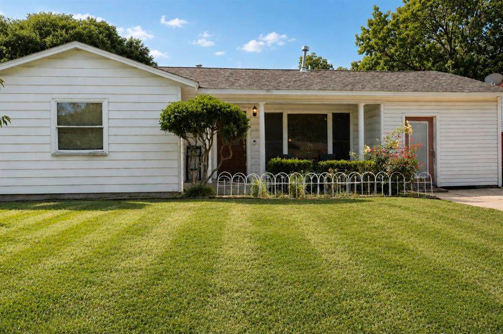 1010 Mcclendon Street - Photo 1