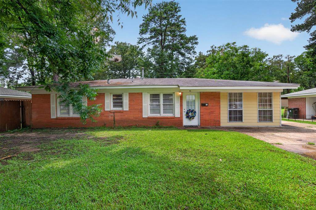 305 8th Street - Photo 1