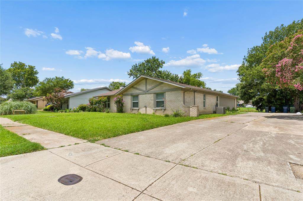 5517 Castleview Lane - Photo 1
