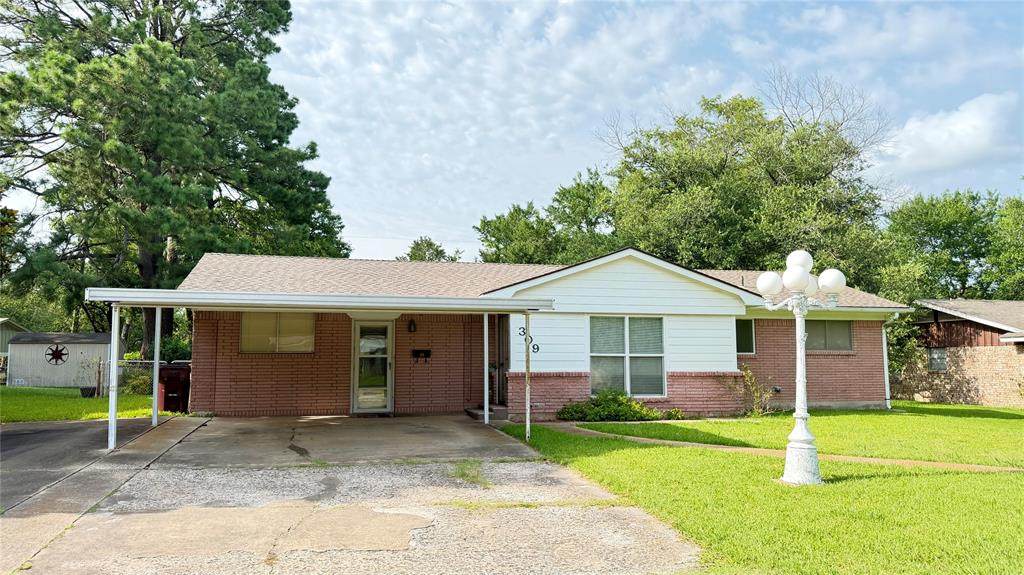 309 Glen Oaks - Photo 1