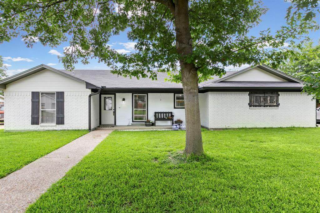 224 Crockett - Photo 1