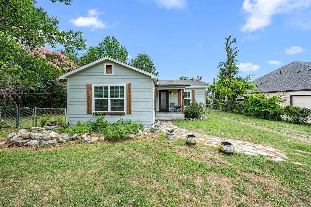 5621 Meandering Road - Photo 1
