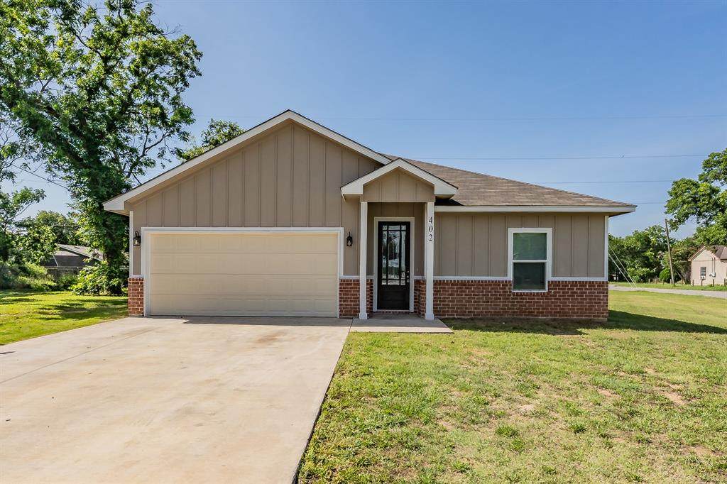 402 Robbins Street - Photo 1