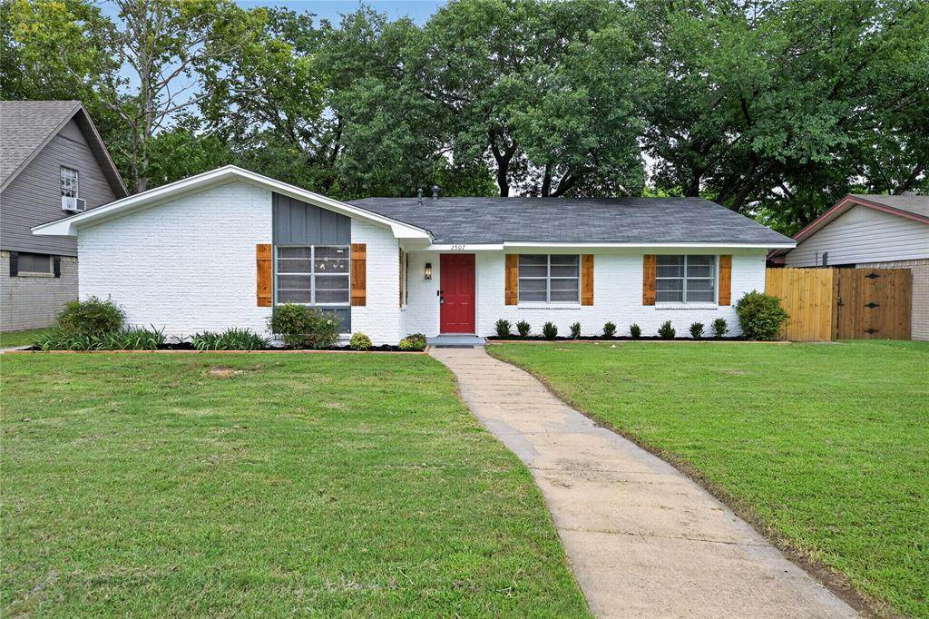 2507 Foxcroft Circle - Photo 1