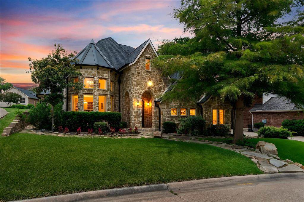 107 Sceptre Drive - Photo 1