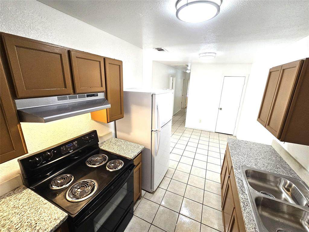 2837 Ave J - Photo 1