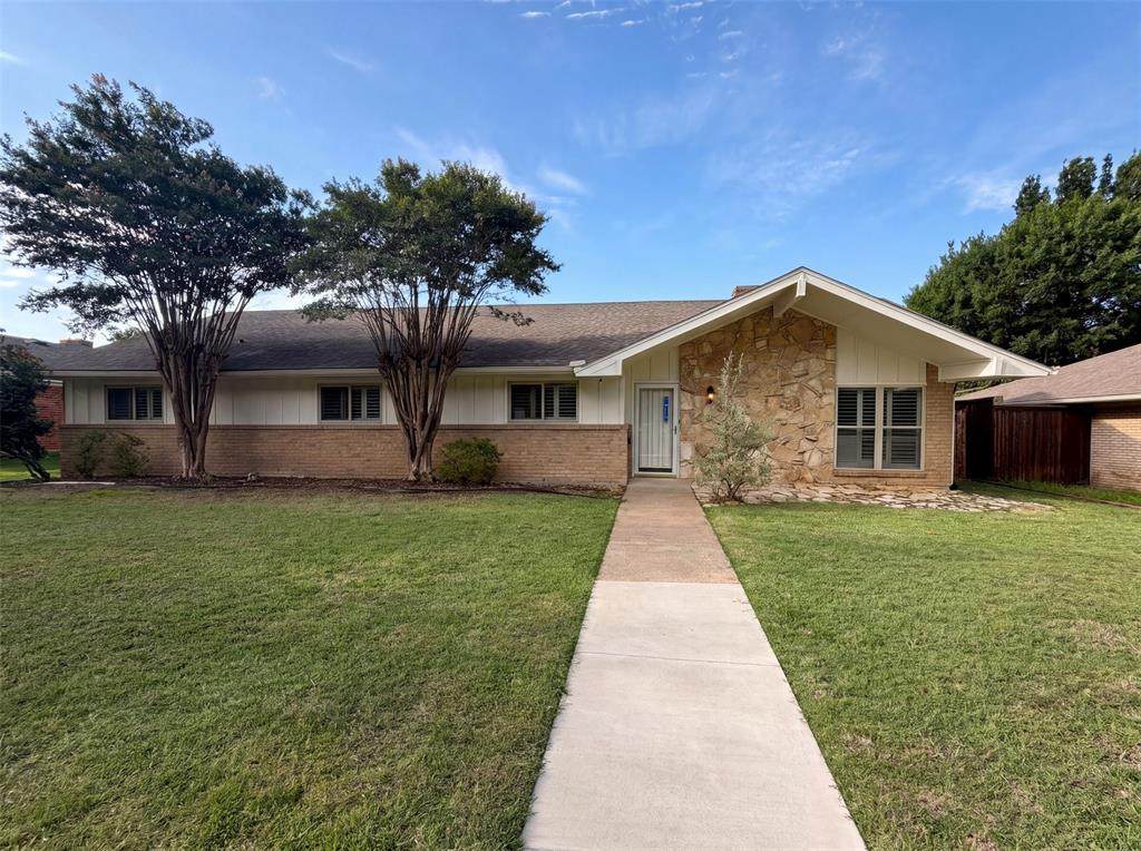 1618 Woodcrest Lane - Photo 1