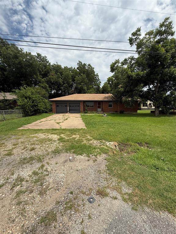 1206 Powell Parkway - Photo 1
