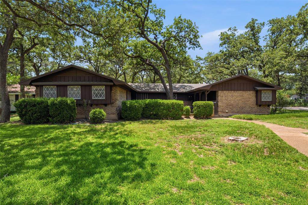 4401 Idylwood - Photo 1