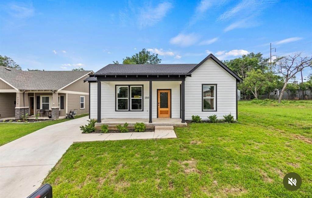 1310 Bessie Street - Photo 1